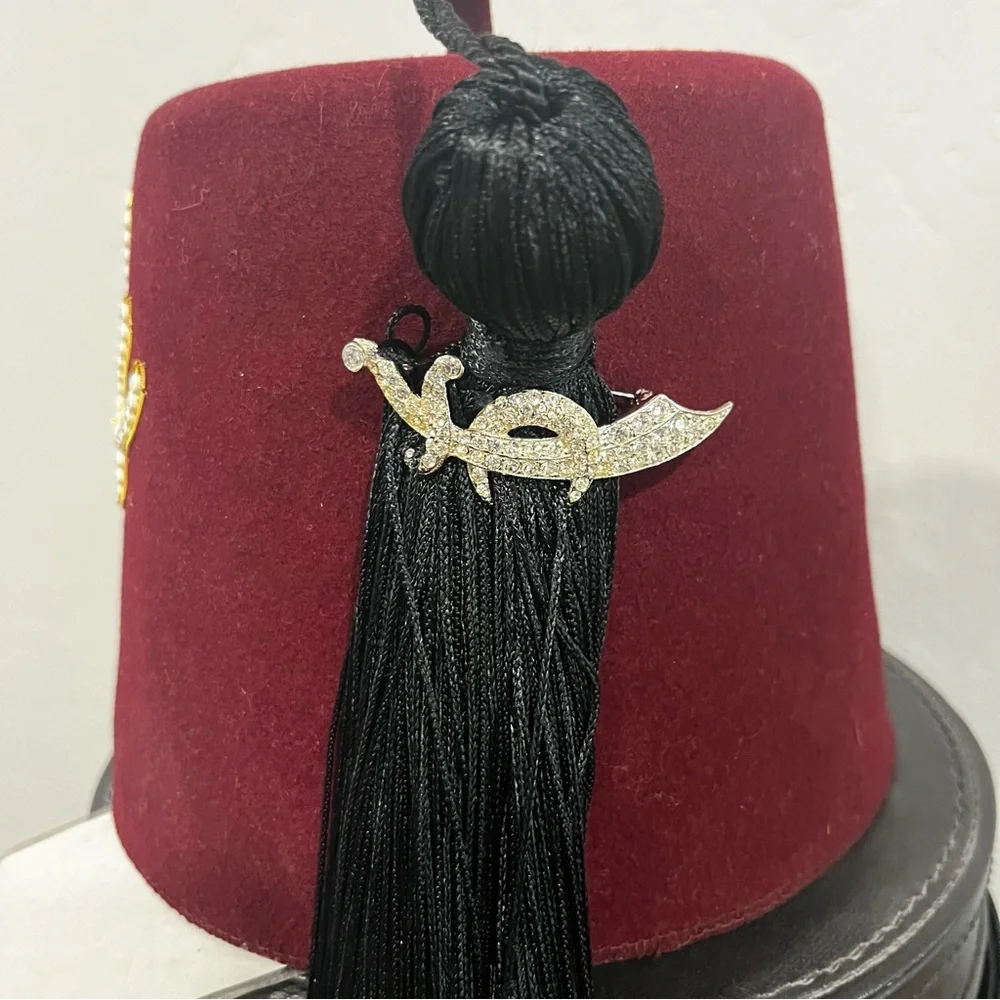 VINTAGE AL KALY SHRINERS FEZ HAT WITH RHINESTONES & SCIMITAR EMBLEM
